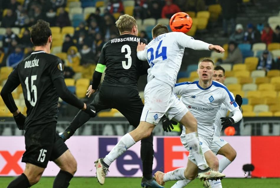Dínamo de Kiev perde mas fica em primeiro do Grupo K; Rennes avança