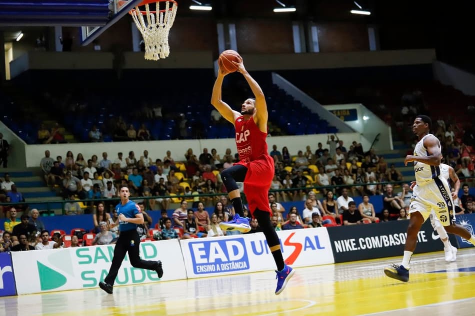 Em duelo equilibrado, Paulistano bate Mogi e vai à semi na Copa Super 8