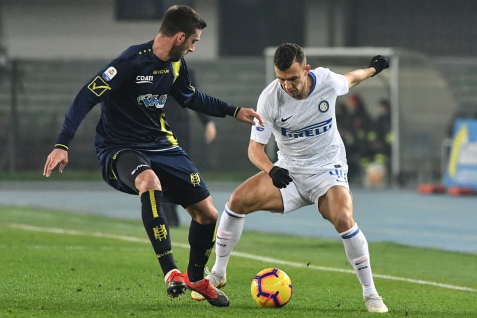 Inter leva gol de empate no fim e tropeça diante do lanterna Chievo