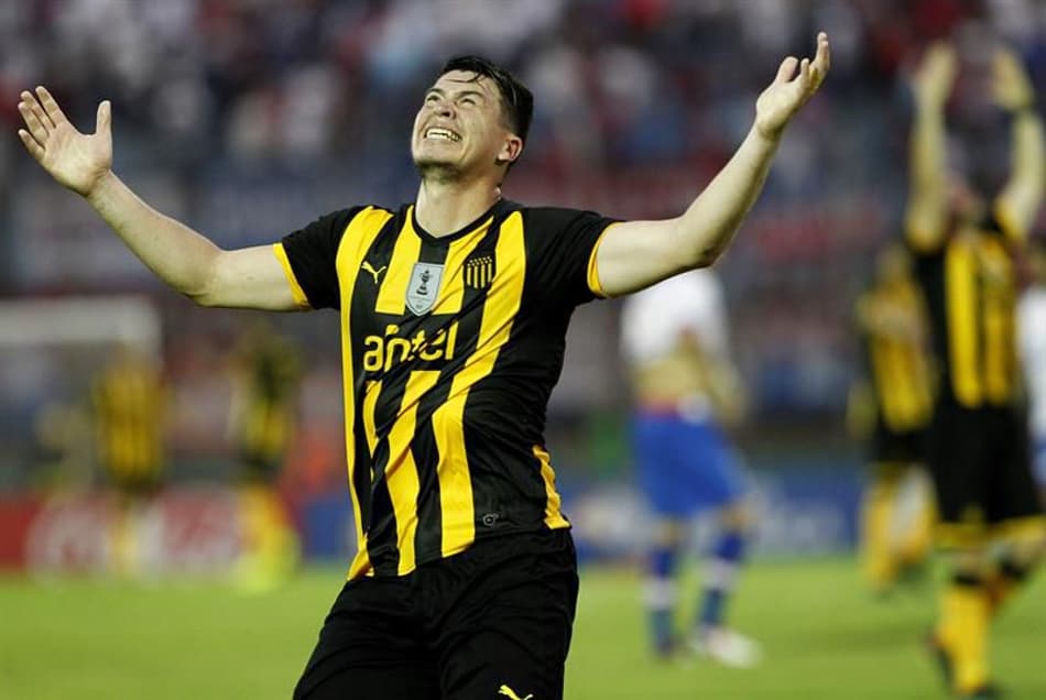 LDU contrata zagueiro uruguaio para disputar a Libertadores