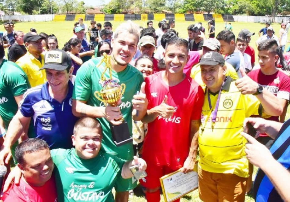 Gustavo Gómez e Derlis González realizam jogo beneficente no Paraguai