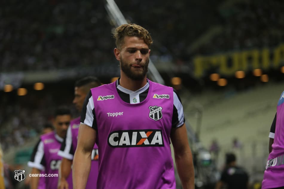 Ceará libera zagueiro para o Vila Nova