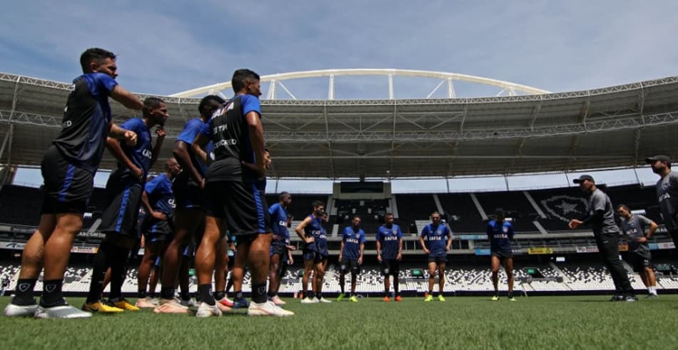 ‘Sem segredo’ por bi, Botafogo inicia Carioca com aposta na garotada