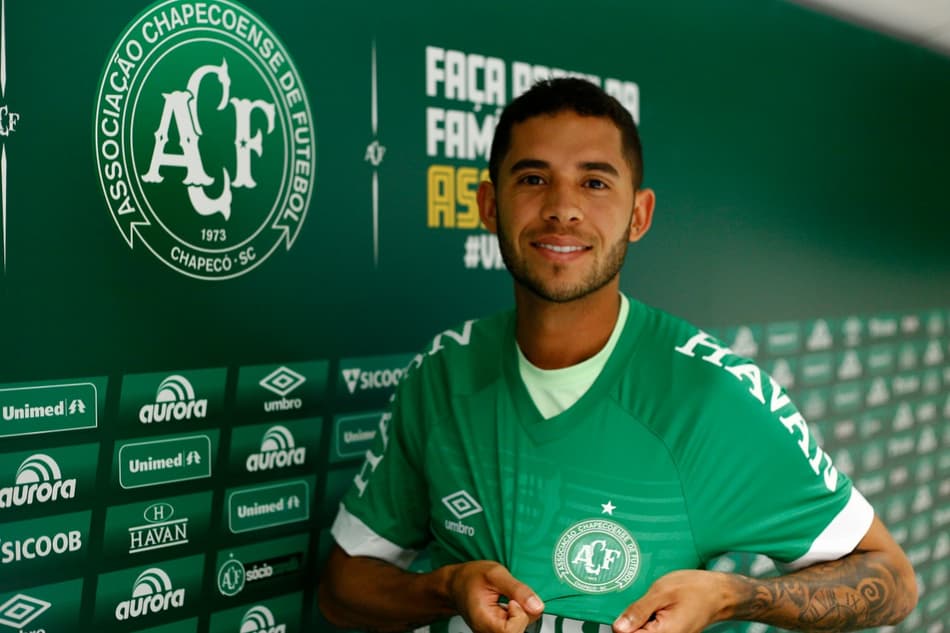 Apresentado, Renato afirma que família pesou na escolha pela Chape