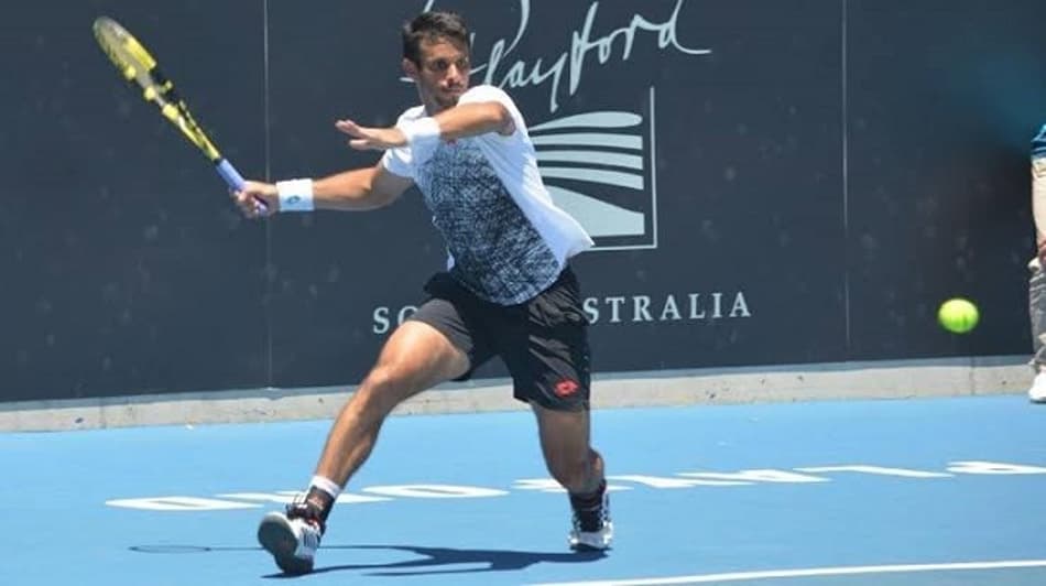 Rogerinho não mantém embalo e cai na estreia do quali no Australian Open