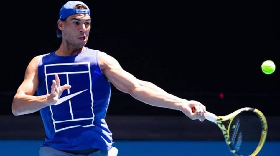 Nadal treina em Melbourne e diz que não sente mais dor