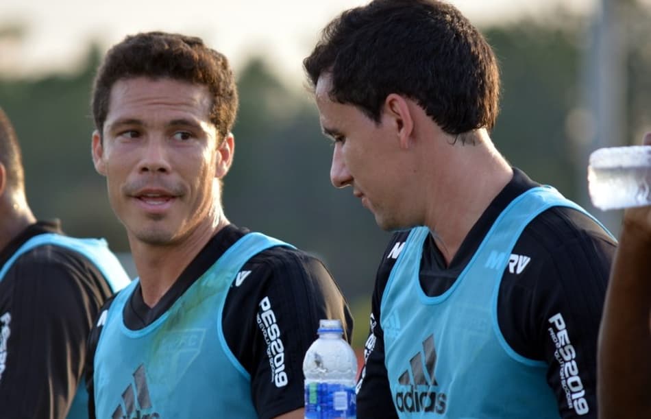 Hernanes repete primeira passagem e estreia pelo São Paulo nos EUA