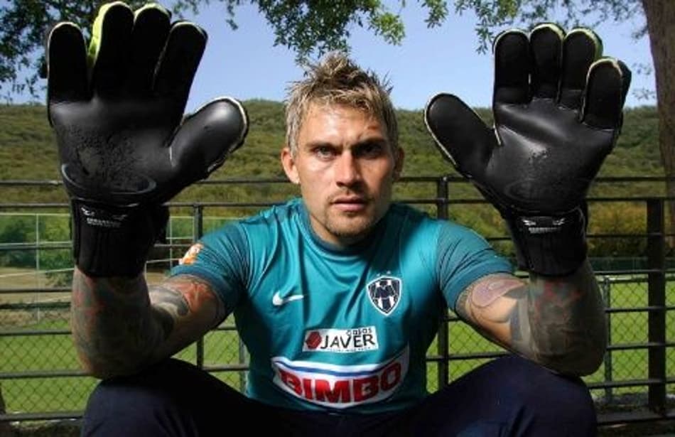 Ex-goleiro da seleção mexicana é condenado a 75 anos de prisão