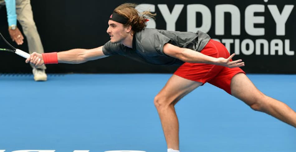 Tsitsipas é eliminado nas quartas em Sydney. Schwartzman na semi