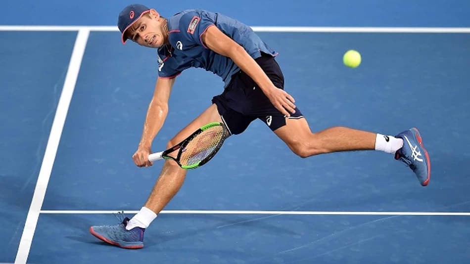 De Minaur vence a segunda e se aproxima da semi em Milão