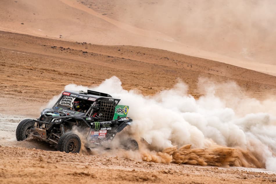 Brasileiros superam a primeira parte da etapa Maratona no Rally Dakar