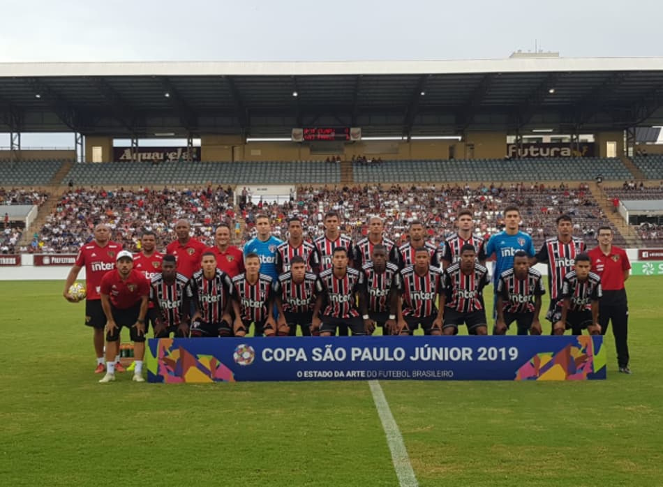 Com hat-trick de Gabriel Novaes, São Paulo vence e avança na Copinha