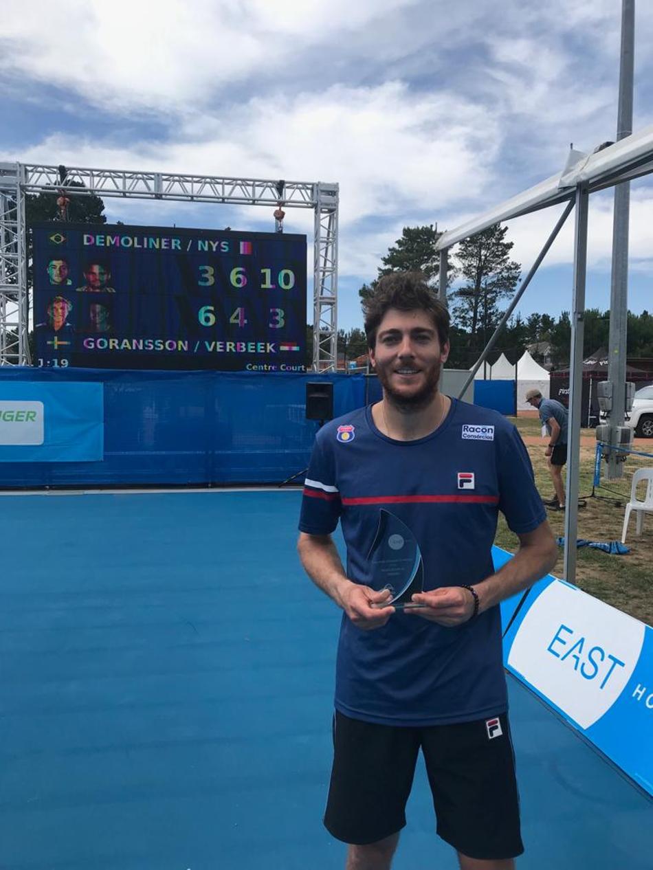 Demoliner com o troféu de Camberra
