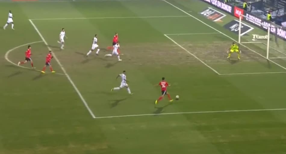 Benfica derrota Vit. Guimarães e mantém perseguição ao líder Porto