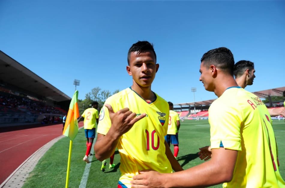 Em busca da classificação, Equador mede forças com o Peru