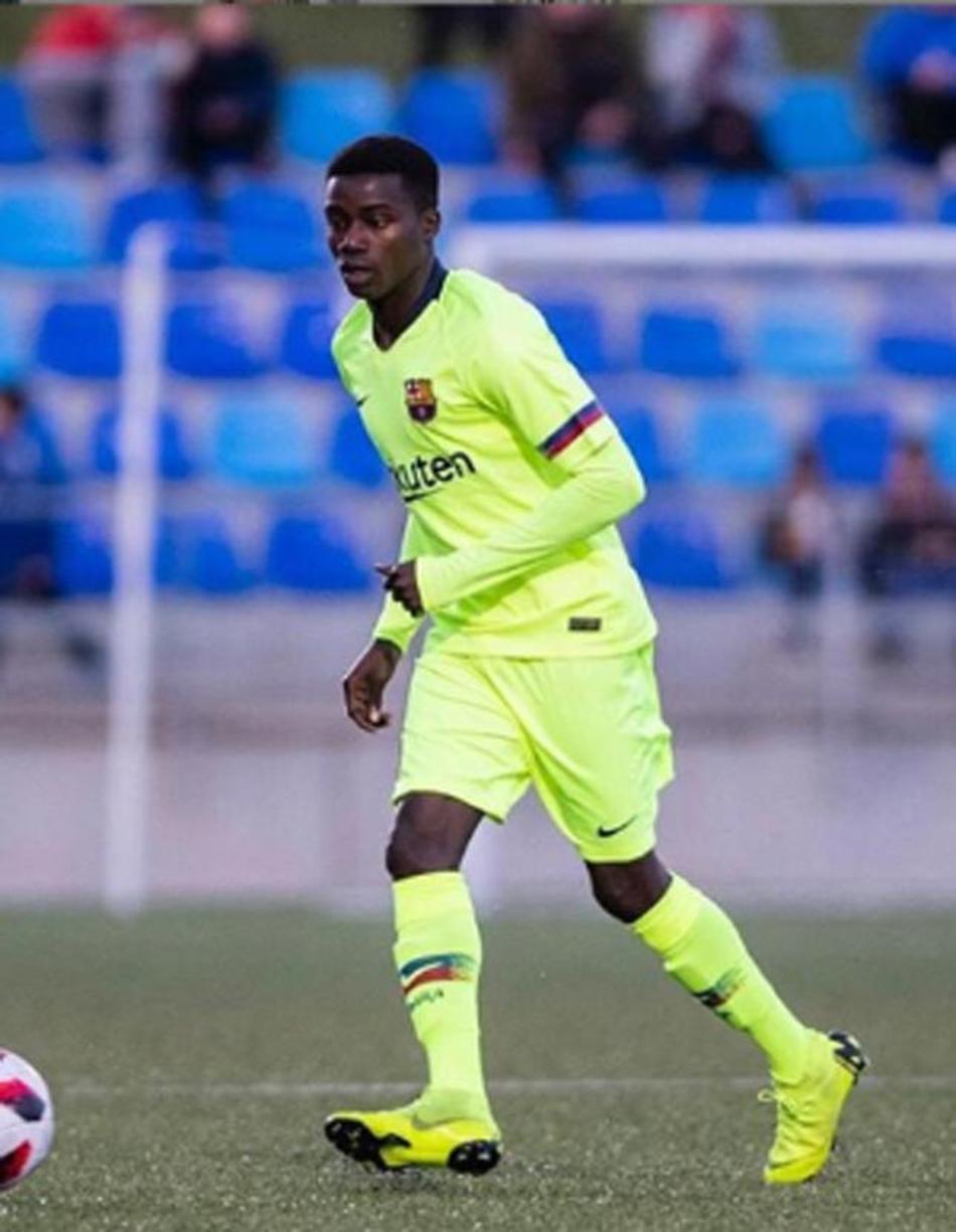 Lateral do Barcelona B que agrediu fã diz ter sofrido com racismo