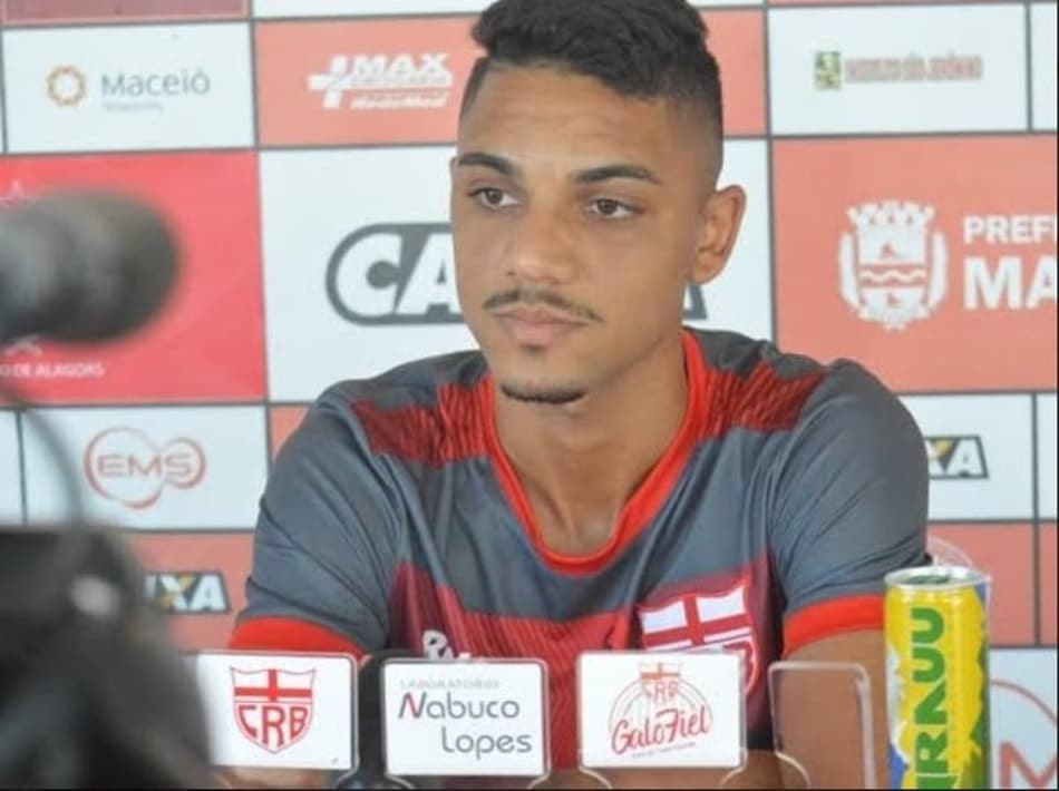Hudson vê CRB forte e confia em mescla de juventude e experiência