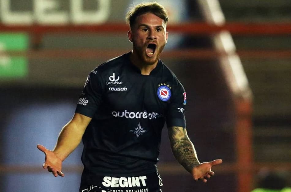 De interesse do Independiente, Mac Allister volta a mira do Boca Juniors