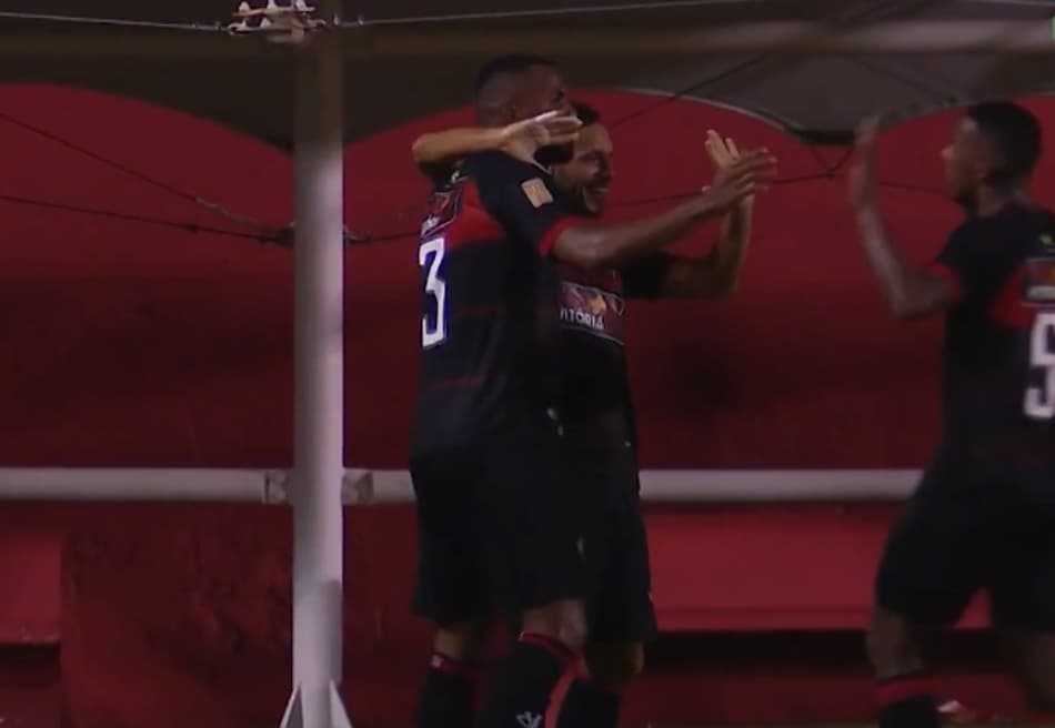 Vitória leva a melhor diante do Vitória da Conquista