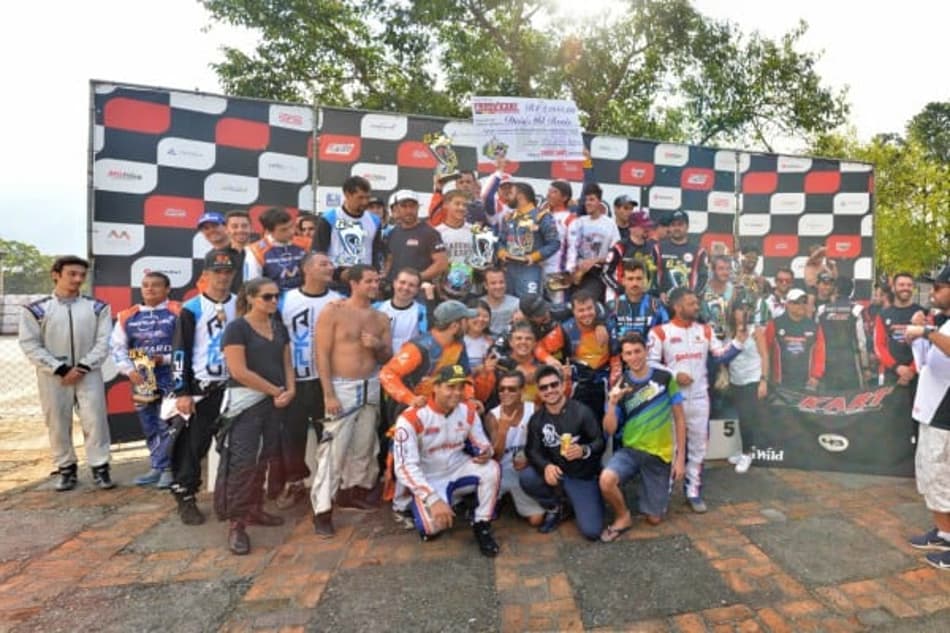 Karteiros vencem o Endurance Interclubes Brasil no Kartódromo Granja Viana