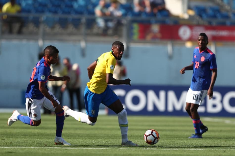 Brasil joga mal e empata com a Colômbia na estreia do Hexagonal