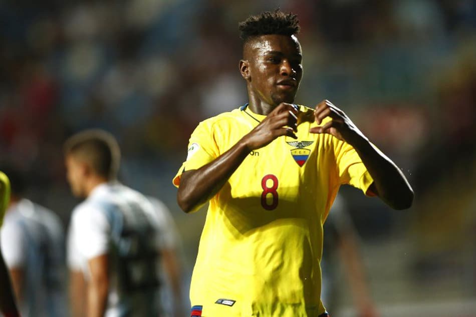 Dois gigantes da Europa travam duelo para contratar jovem sul-americano; Confira