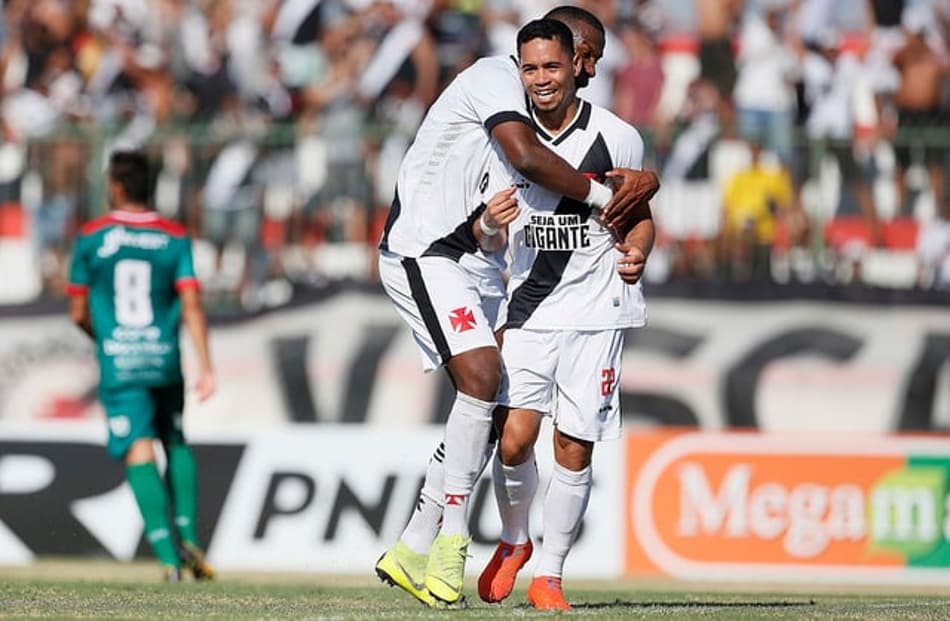 No Rio, só o Vasco da Gama ainda tem 100% de aproveitamento. O Cruz-Maltino lidera o grupo B com 15 pontos e já garantiu vaga nas semifinais da Taça Guanabara. O Flamengo também segue invicto, mas tem um empate, com o Resende, em sua campanha de 13 pontos em cinco jogos até aqui. 