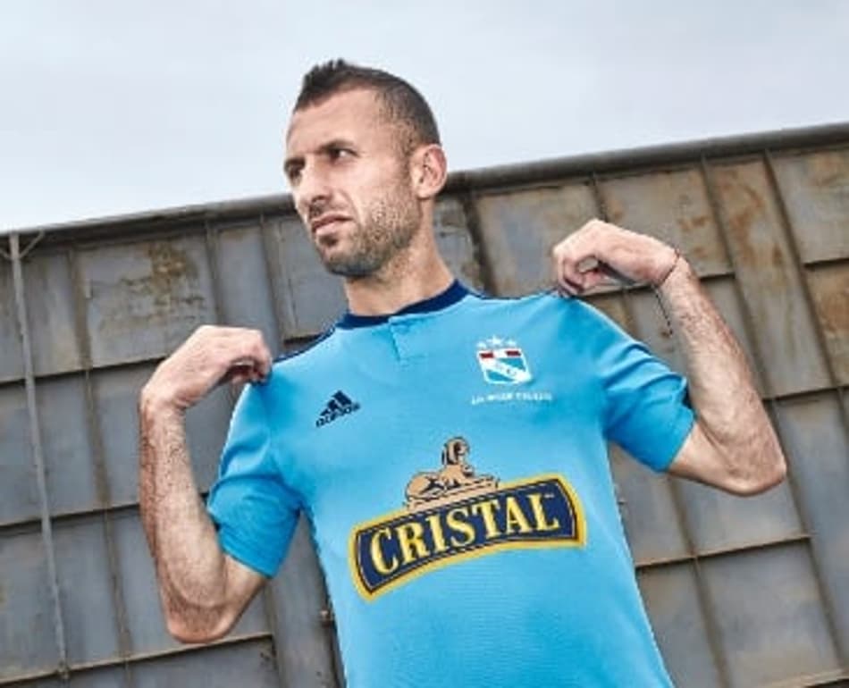 Sporting Cristal apresenta uniforme que será usado na Libertadores
