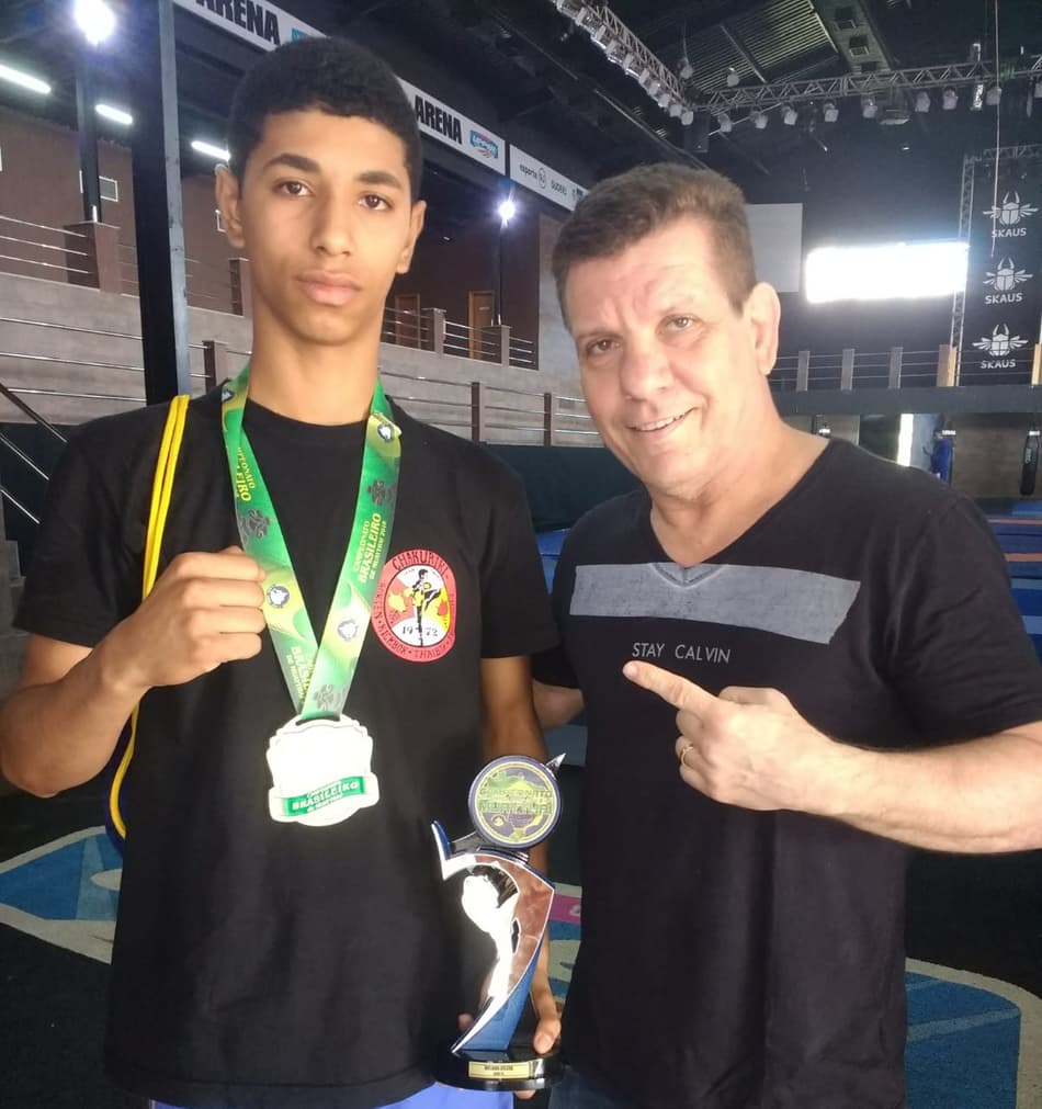 RUDSON MATEUS (FOTO: REPRODUÇÃO)Dedé Pederneiras acompanha de perto a evolução de Ângelo no Muay Thai (Foto: Reprodução)