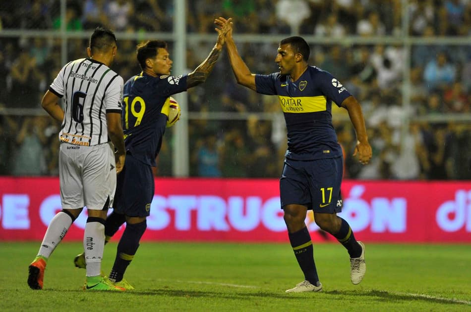 Boca Juniors massacra San Martín em jogo atrasado da Superliga Argentina
