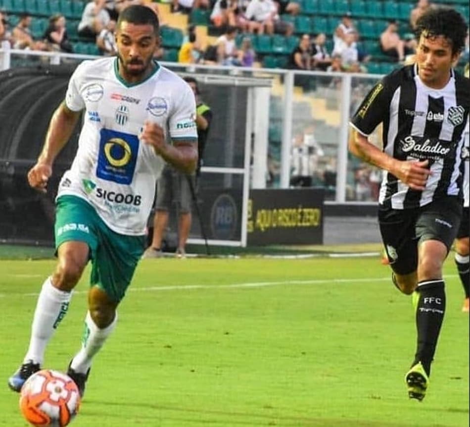 Paulo Henrique balançou a rede diante do Figueirense