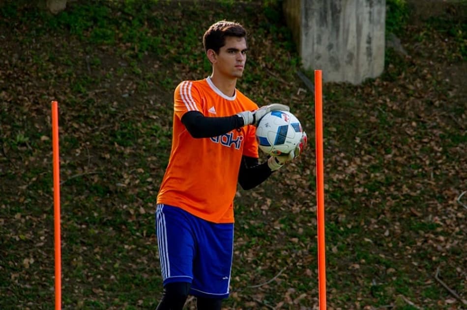 Goleiro venezuelano se torna último reforço de oponente do Corinthians na Sul-Americana