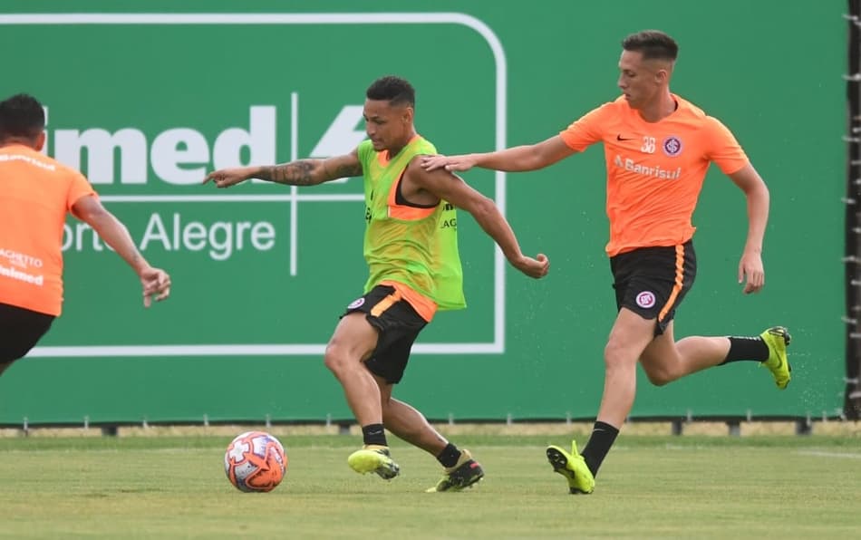 Atividade do Inter indica Neílton como substituto de Pottker no 11 inicial