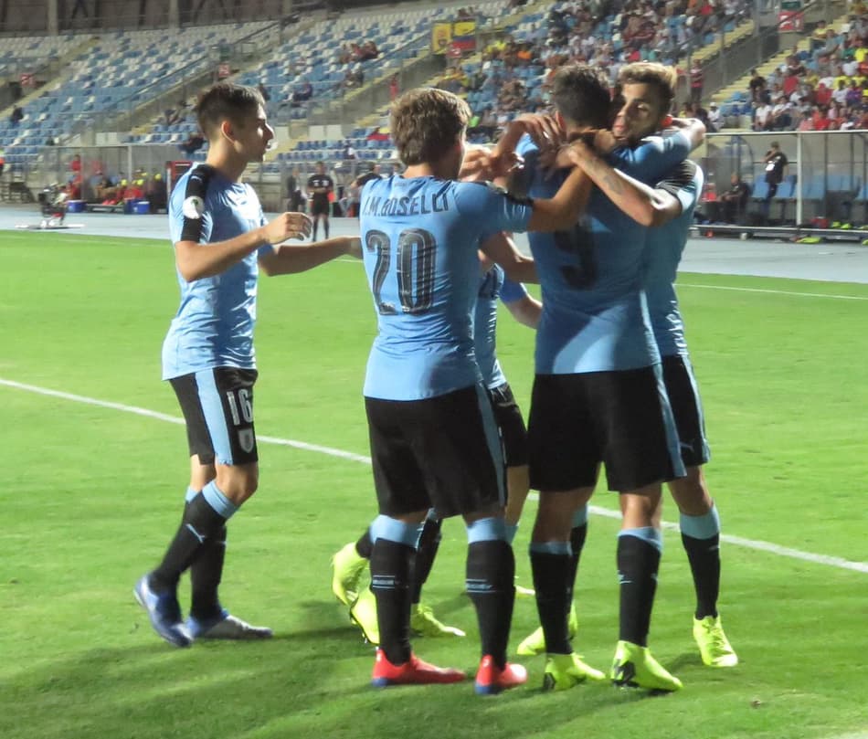 Sul-Americano: Com gol de pênalti, Uruguai derrota o Equador