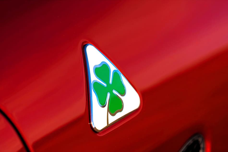 Alfa Romeo Racing vai usar ‘Quadriflogio Verde’ em design totalmente revisado para 2019, diz publicação