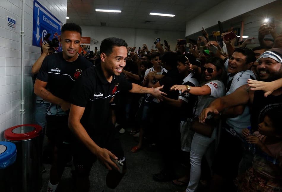 Vasco é recebido com festa em Pernambuco
