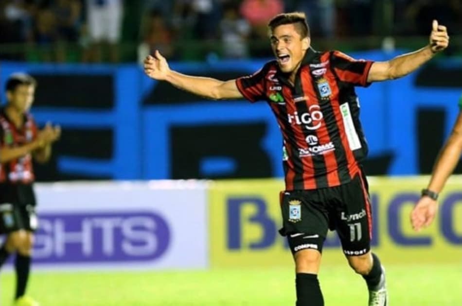 Barcelona de Guayaquil quer contratar versátil meia do futebol boliviano