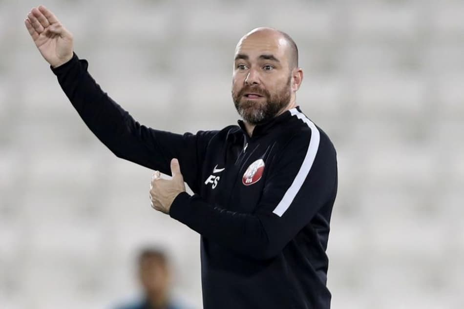 Qatar renova contrato do treinador por mais três temporadas