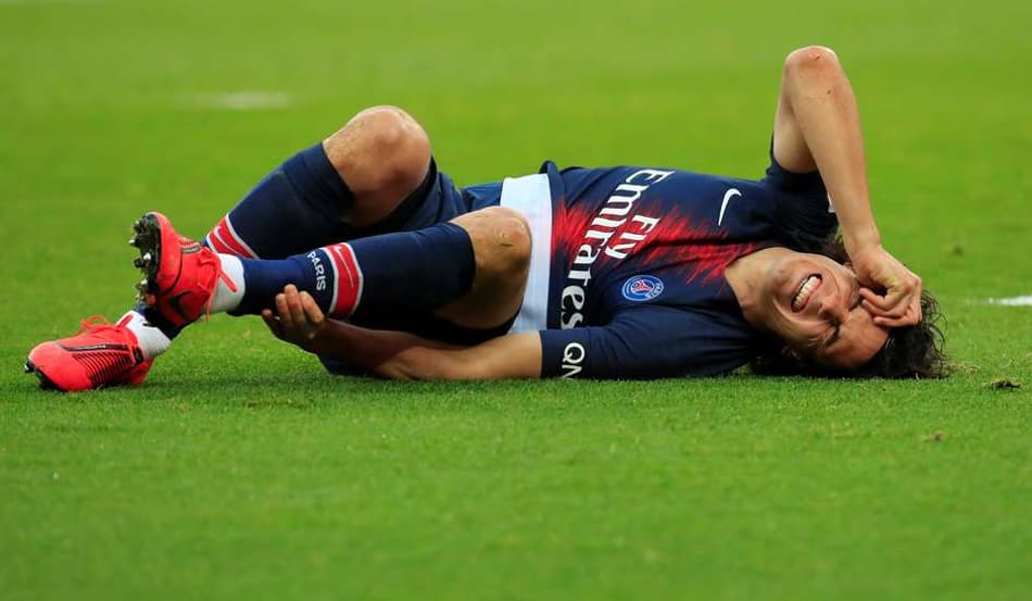 Cavani tem presença em xeque para duelo do PSG na Champions League