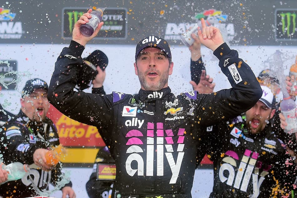 Em Daytona, Jimmie Johnson vence prova extracampeonato