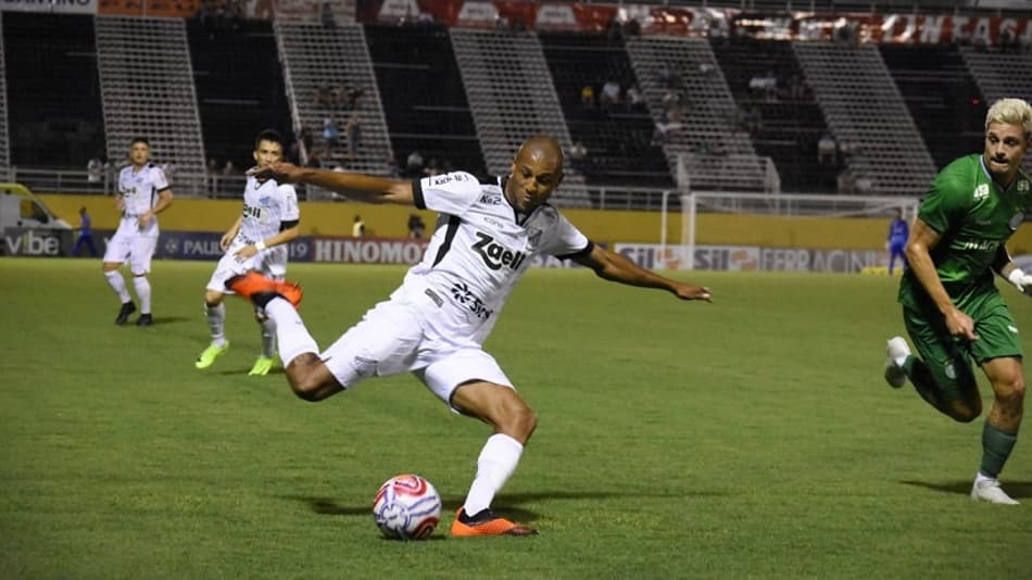 Volante do Bragantino pede jogo impecável para enfrentar o Palmeiras