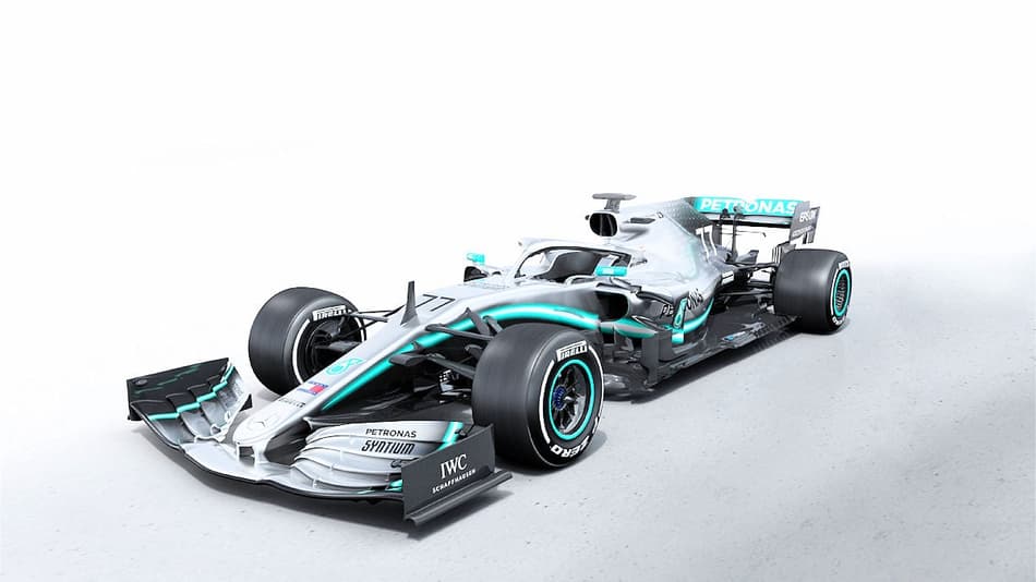 Em Silverstone, Mercedes apresenta nova pintura para o W10