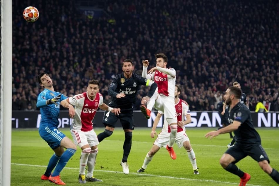 Ziyech, Tadic, David Neres… Os destaques do Ajax que devem agitar a janela de transferências