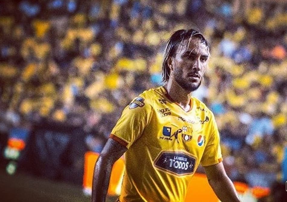 Campeão da Libertadores descarta atuar em clube da América do Sul