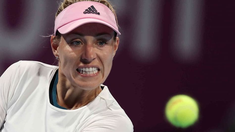 Svitolina vence e aguarda Halep em Doha. Kerber sofre, mas também vai às semis