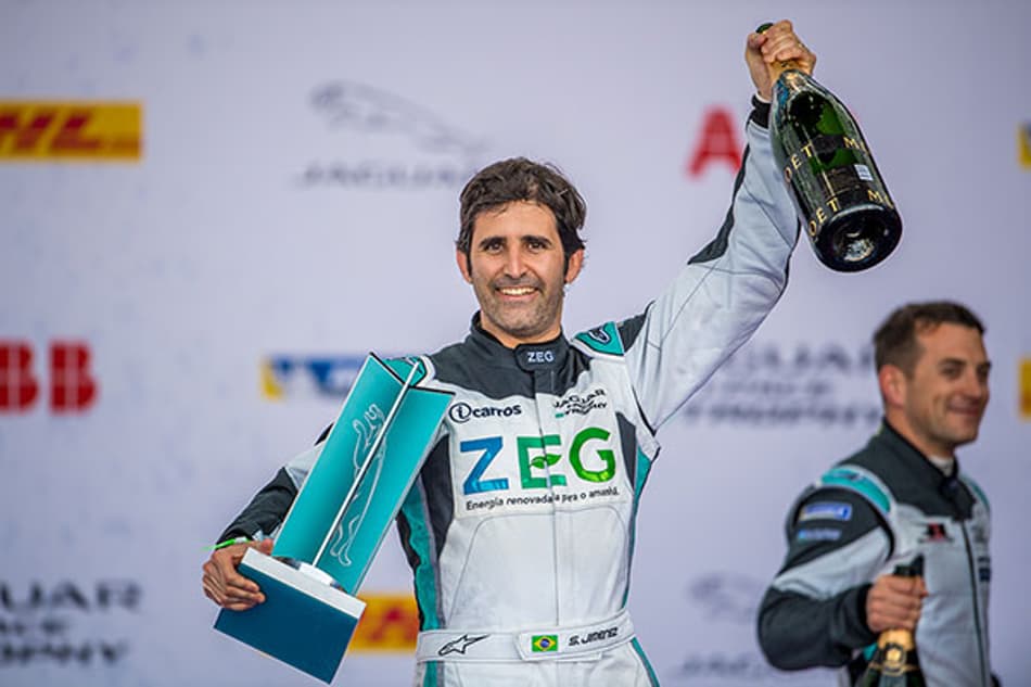 Jimenez sobe no pódio do Jaguar I-PACE eTROPHY e embola disputa pela liderança do campeonato