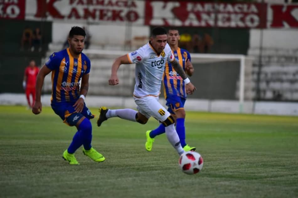 Guaraní cola no Olimpia no Campeonato Paraguaio