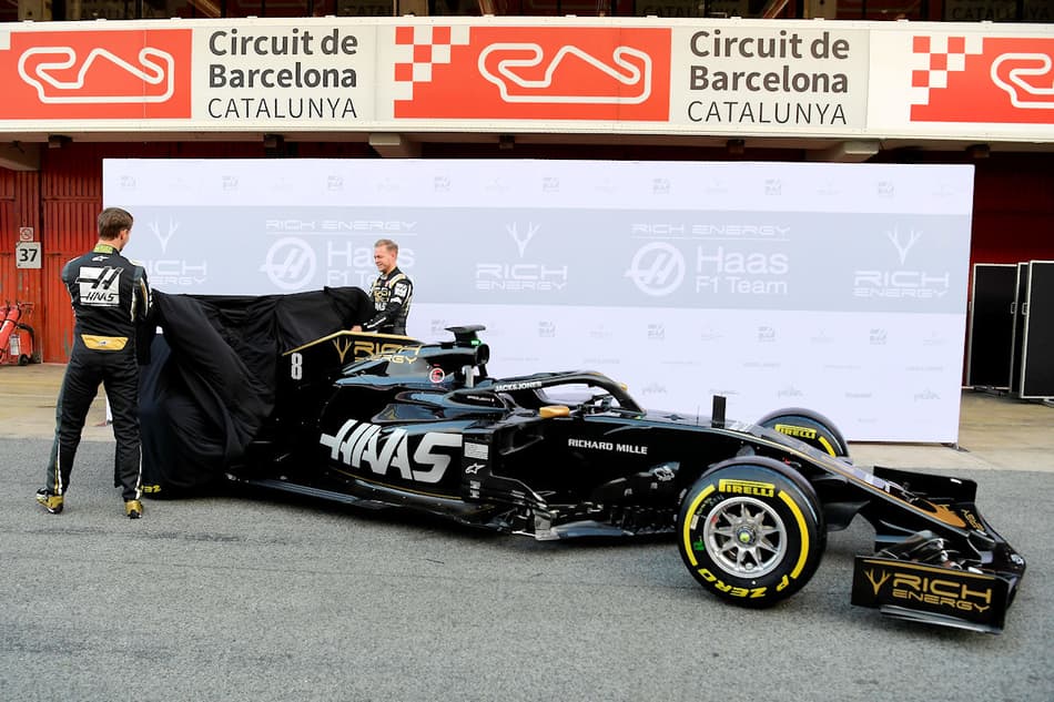 GALERIA: Haas apresentou fisicamente o VF-19 antes do início dos testes em Barcelona