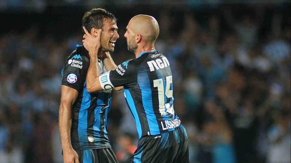 Racing massacra Godoy Cruz e retoma a ponta da Superliga Argentina