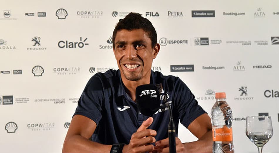 Monteiro destaca jogo sólido e tático após vaga nas oitavas no Rio Open